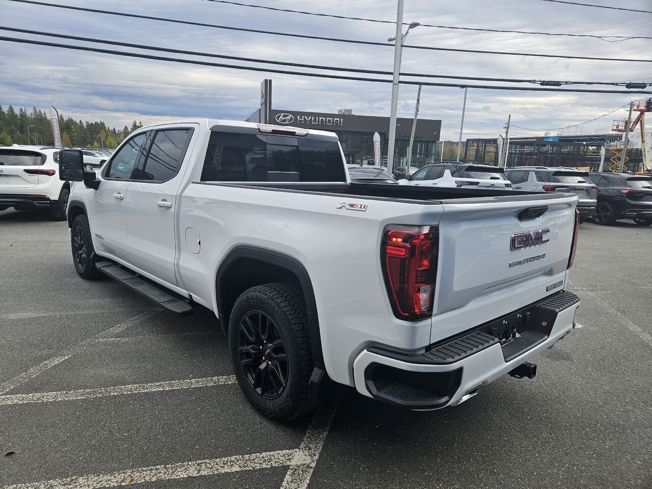 GMC Sierra 1500 Elevation cabine multiplace 4RM 157 po 2026 Blanc sommet Thetford Mines - photo #3