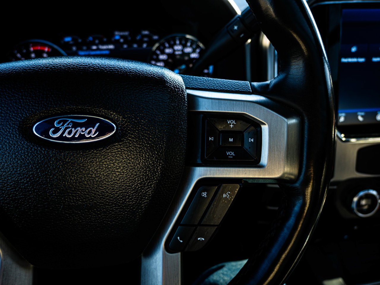 2022 Ford Super Duty F-350 SRW Platinum 4WD Crew Cab 6.75' Box White Sherwood Park - photo #24