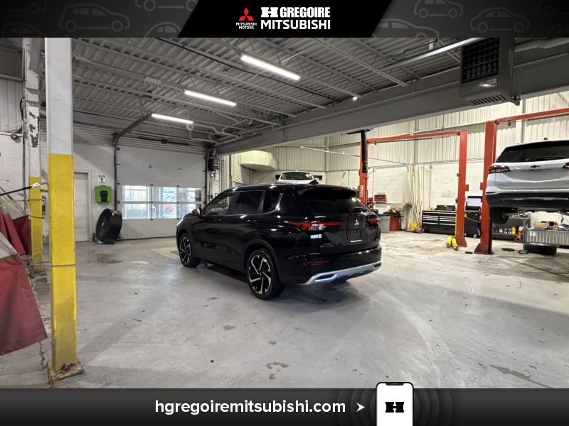 Mitsubishi Outlander MR4634 | LE Premium *AWD Mags *A partir 0.9%* Carplay 2022 Noir Laval - photo #5