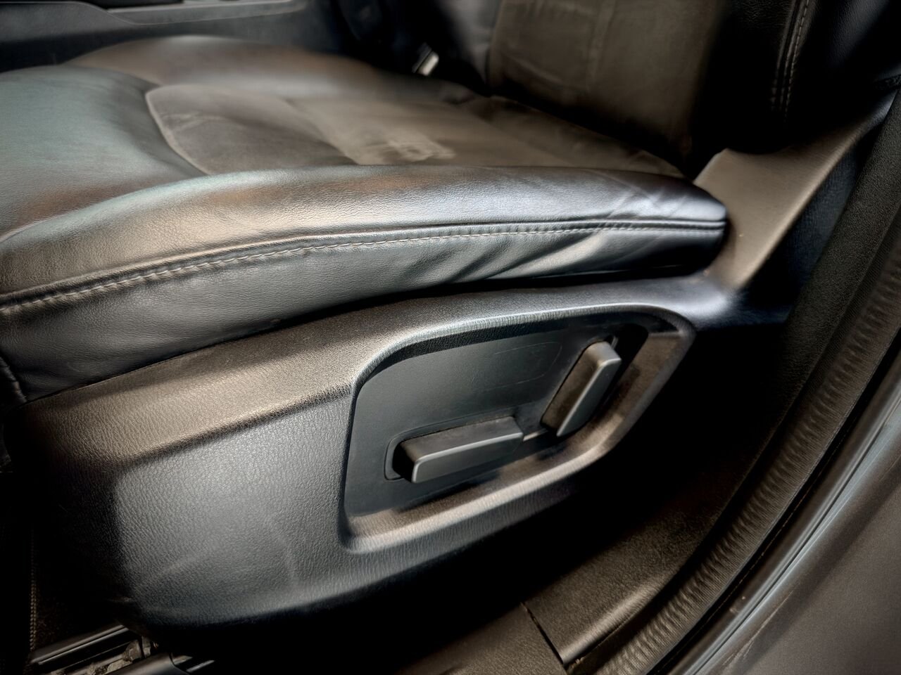 2023 Mazda CX-5 Grey Notre-Dame-des-Prairies - photo #17