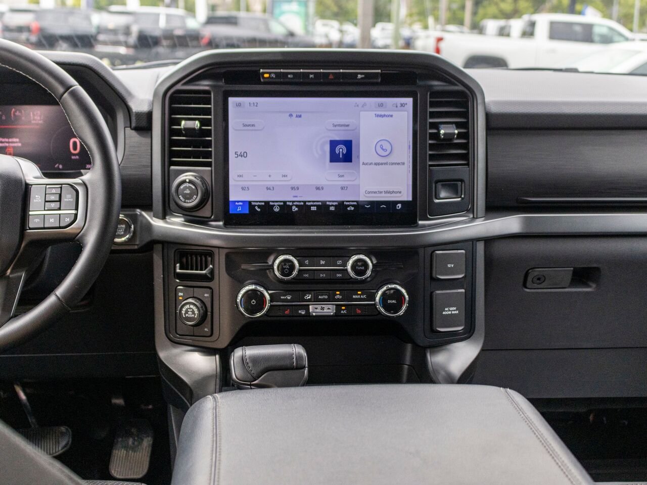 Ford F-150 XLT cabine SuperCrew 4RM caisse de 5,5 pi 2024 Gris Châteauguay - photo #9