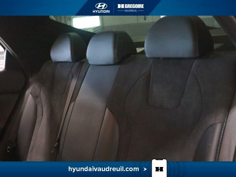 Hyundai Elantra YP225 | Manual 2023 Gris Laval - photo #18