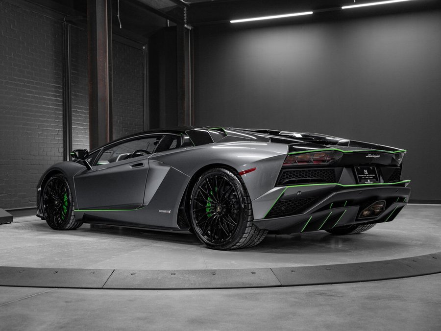 2018 Lamborghini Aventador 2018 gray