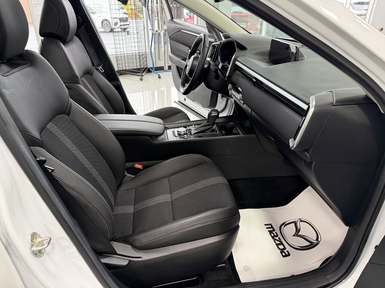 Mazda CX-50 hybride 2025 Blanc Lac Mégantic - photo #13