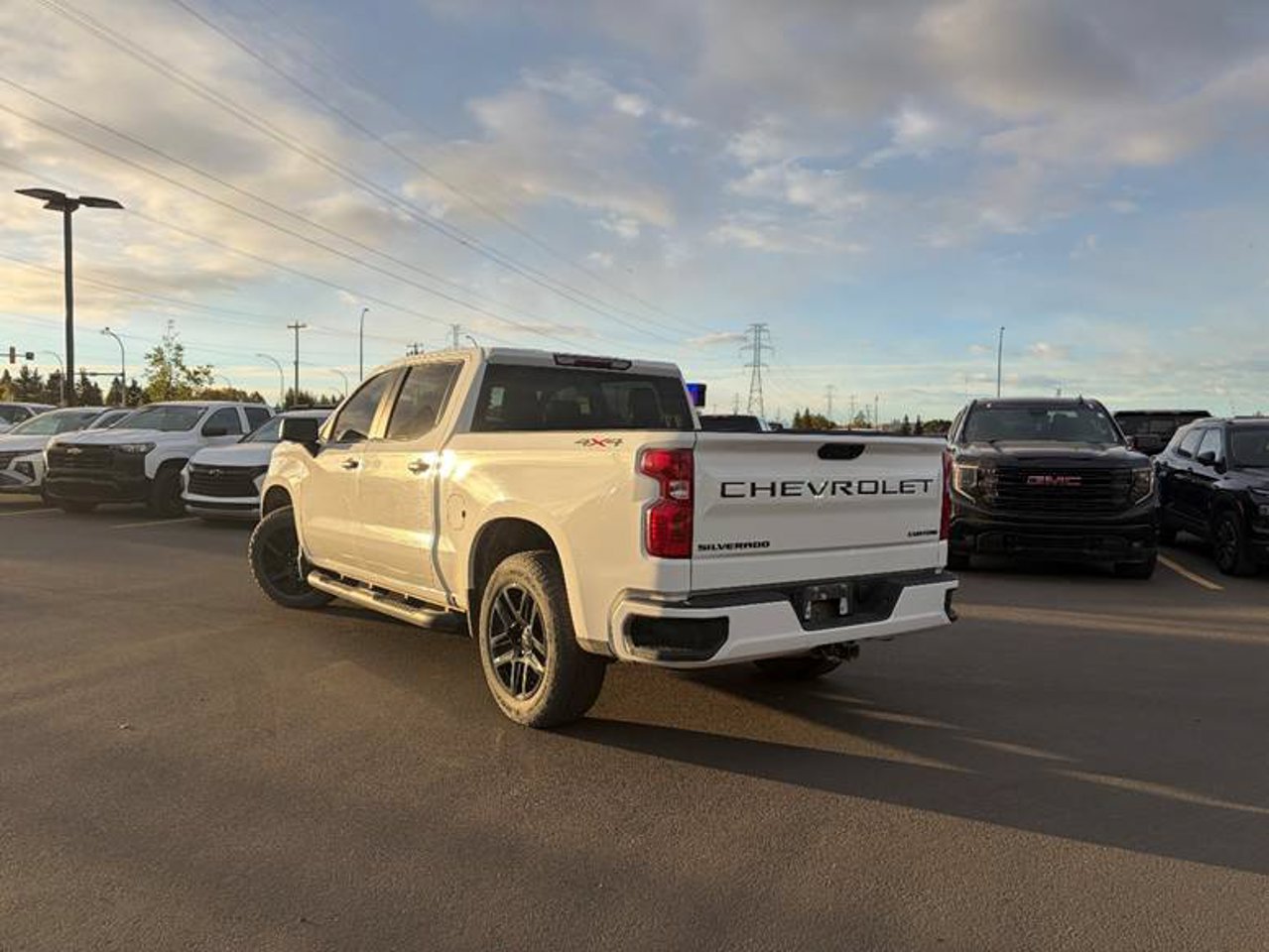 2024 Chevrolet Silverado 1500 4WD Crew Cab 147 Custom White Sherwood Park - photo #3