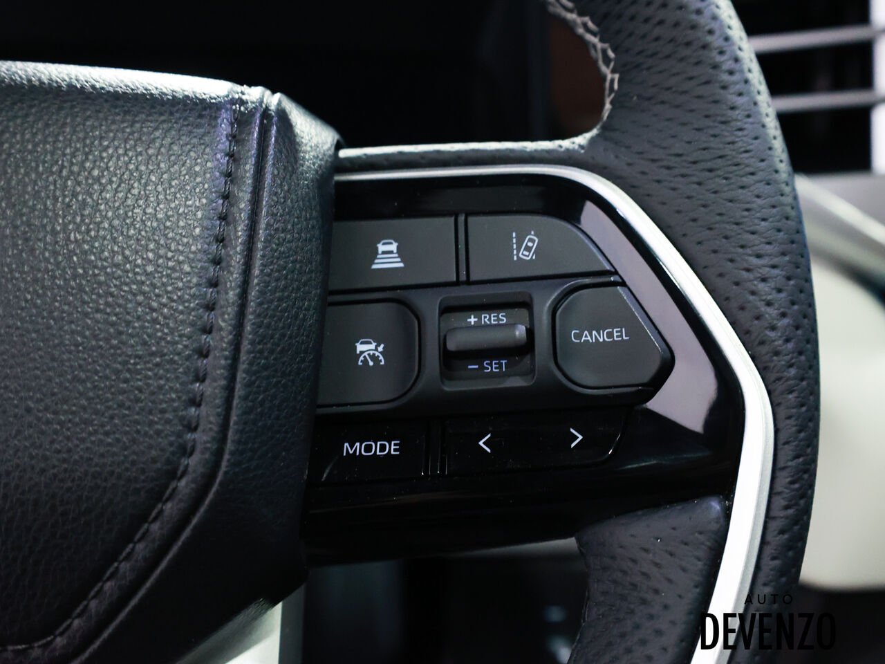2025 Toyota Sequoia Black Saint-Eustache - photo #17