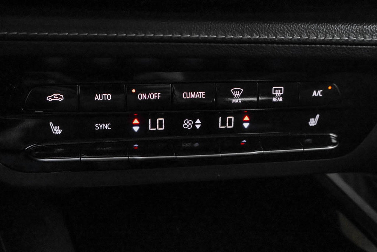 2023 Buick Envision AWD 4dr Preferred Black Sherwood Park - photo #25