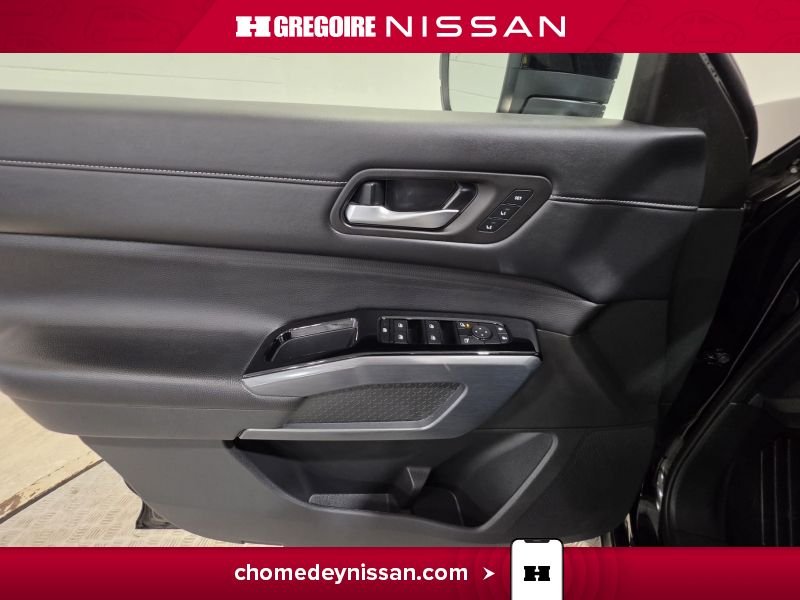 2024 Nissan Pathfinder Black Laval - photo #13