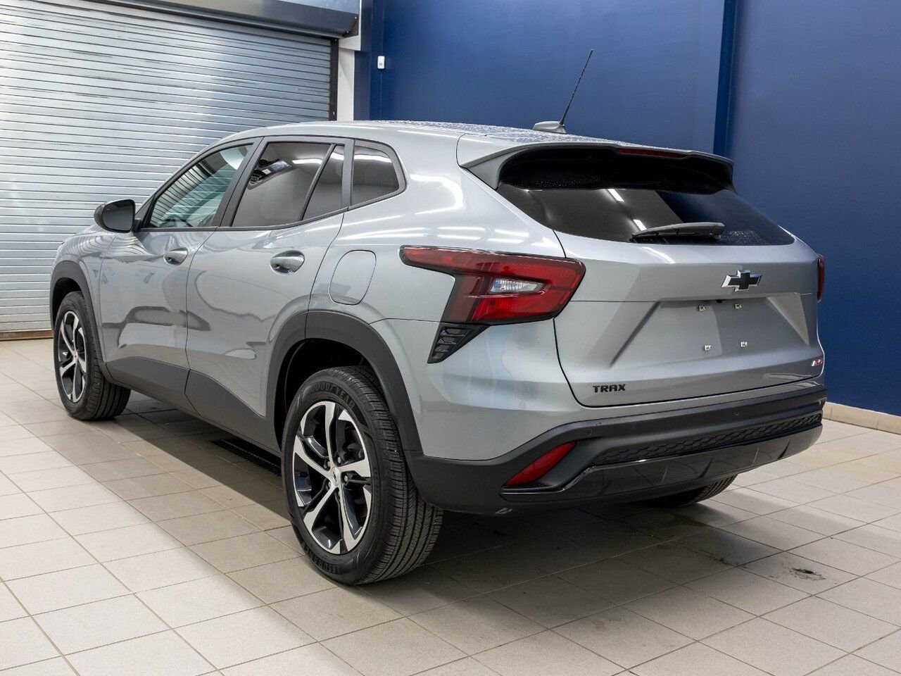 Chevrolet Trax 1RS *SIÈGES / VOLANT CHAUF* CARPLAY BLUETOOTH WIFI 2025 Gris Saint-Jérôme - photo #4