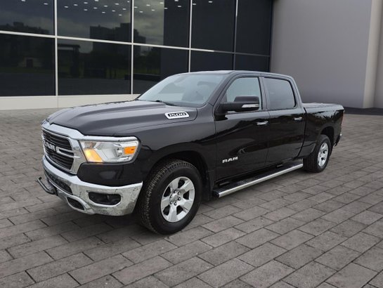 RAM 1500 Big Horn cabine d'équipe 4x4 caisse de 6 pi 4 po 2019 Noir