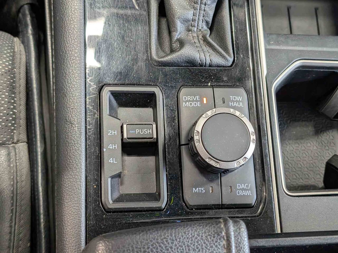 Toyota Tundra hybride LIMITED/AWD/TOIT PANORAMIQUE OUVRANT/SIÈGES CHAUFFANTS/VOLANT CHAUFFANT/AC BIZONE 2024 Gris magnétique métallisé Sherbrooke - photo #15