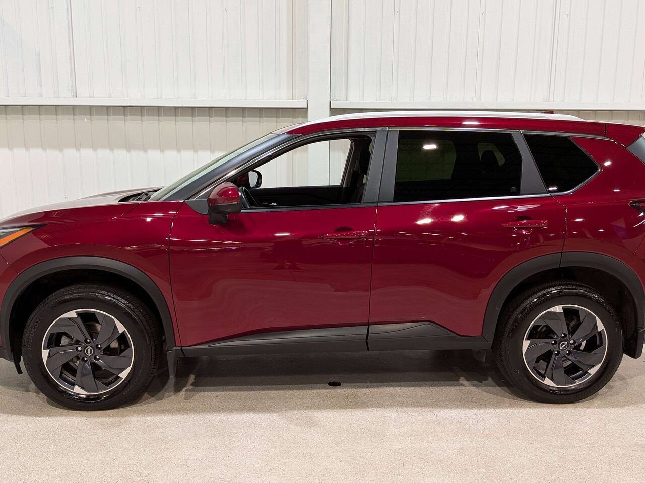 2024 Nissan Rogue AWD SV Moonroof Red Val-David - photo #4