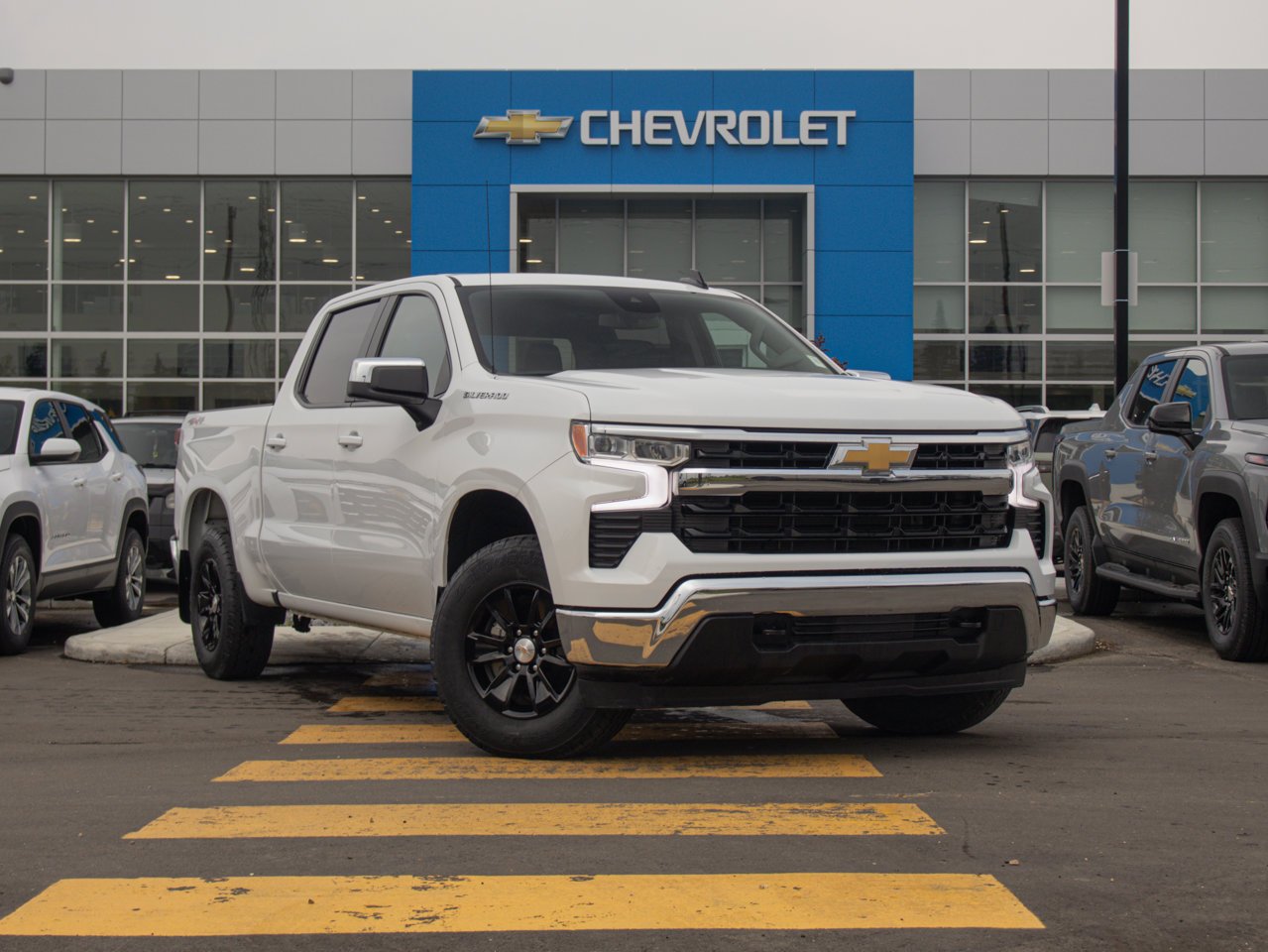 2025 Chevrolet Silverado 1500 4WD Crew Cab 147 LT White Sherwood Park - photo #1