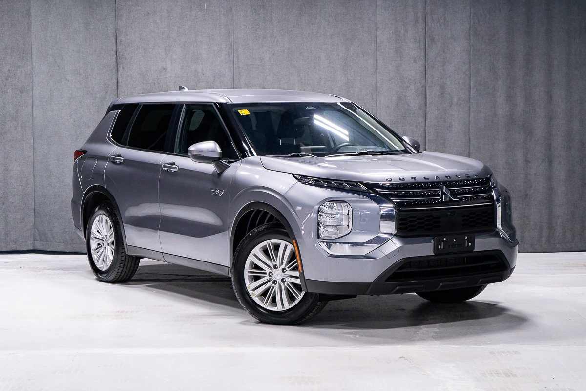 Mitsubishi Outlander PHEV ES PHEV S-AWC 7 PLACES CARPLAY 2023 Gris Montréal - photo #1