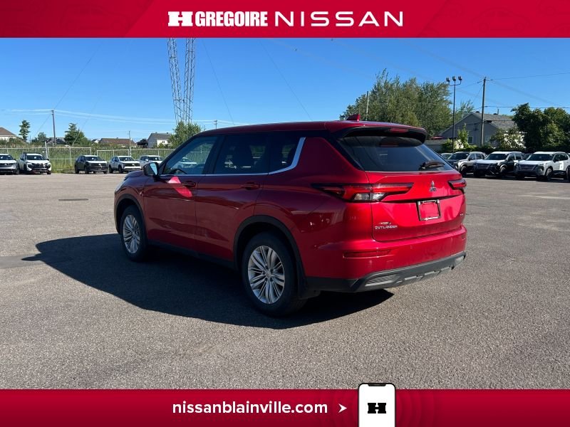 2024 Mitsubishi Outlander Red Blainville - photo #12