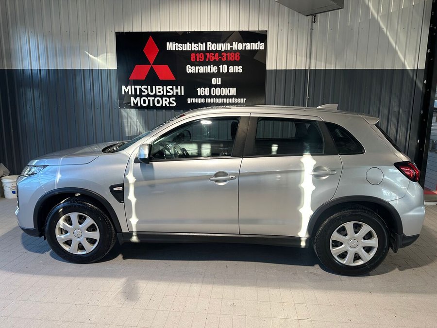 Mitsubishi RVR ES TA 2021 Gris