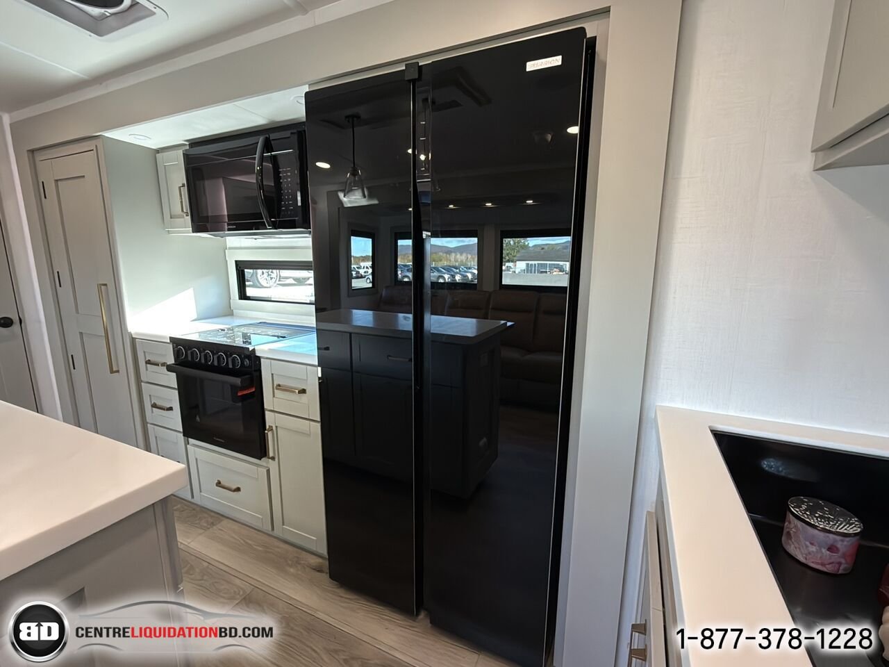 2025 BRINKLEY Z295 | ACCOMODATION White Granby - photo #17