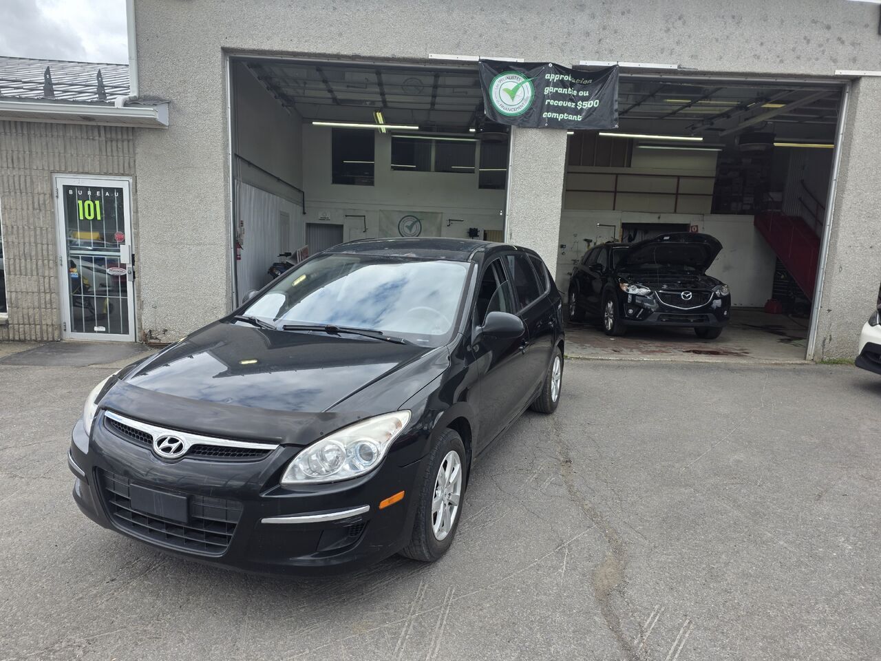 Black 2012 Hyundai Elantra Touring Hatchback Manual