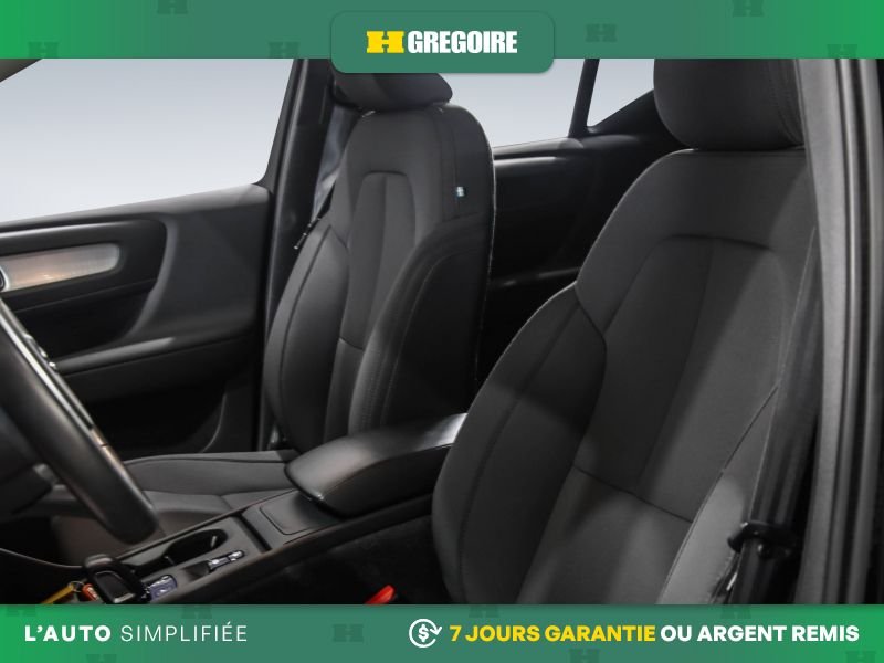 2021 Volvo XC40 Black Laval - photo #20