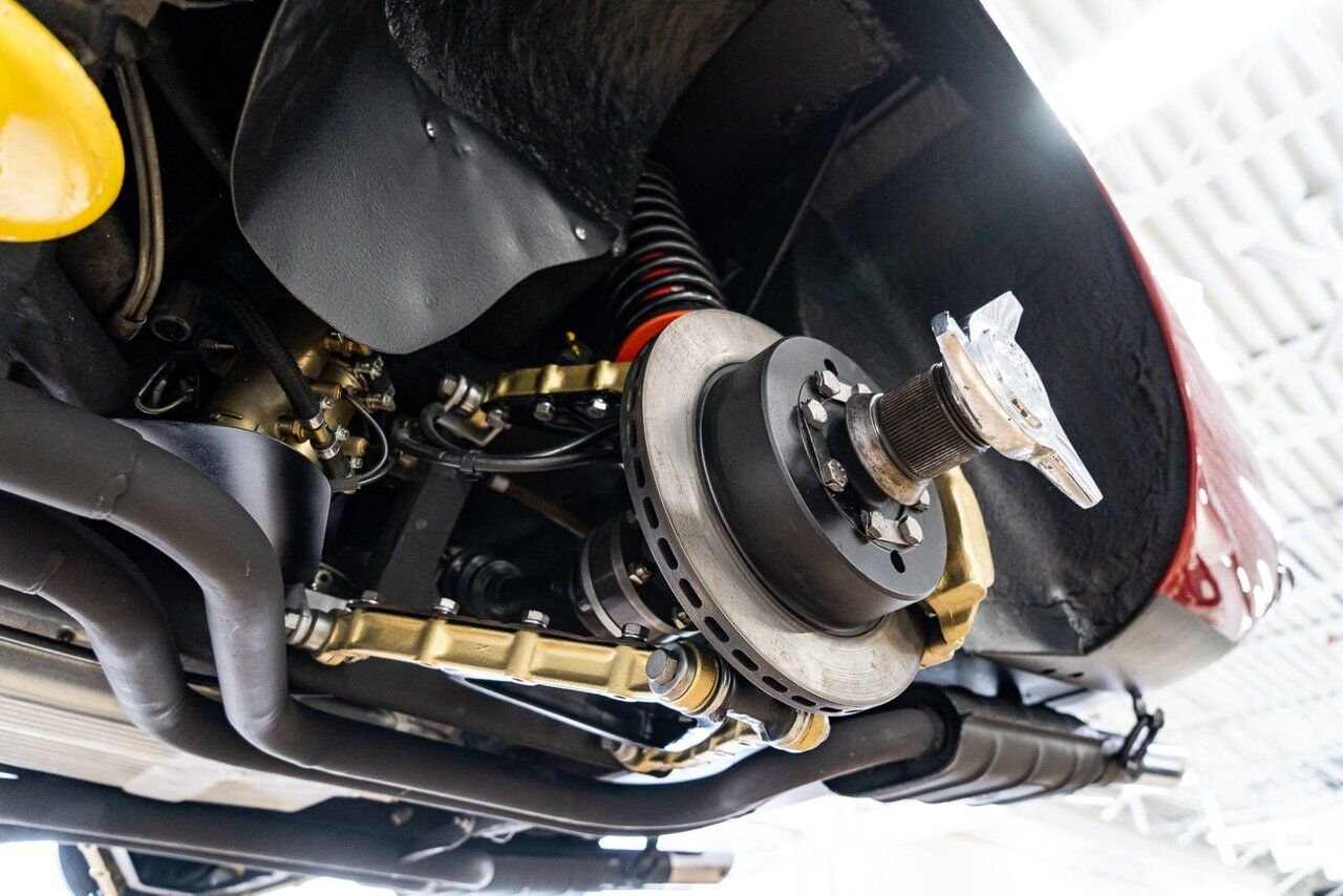 Ferrari 365 GTB4 Daytona 18,301 miles With Orig Books/Tools/ Carbs / Filter Box 1973 Rouge Montréal - photo #123