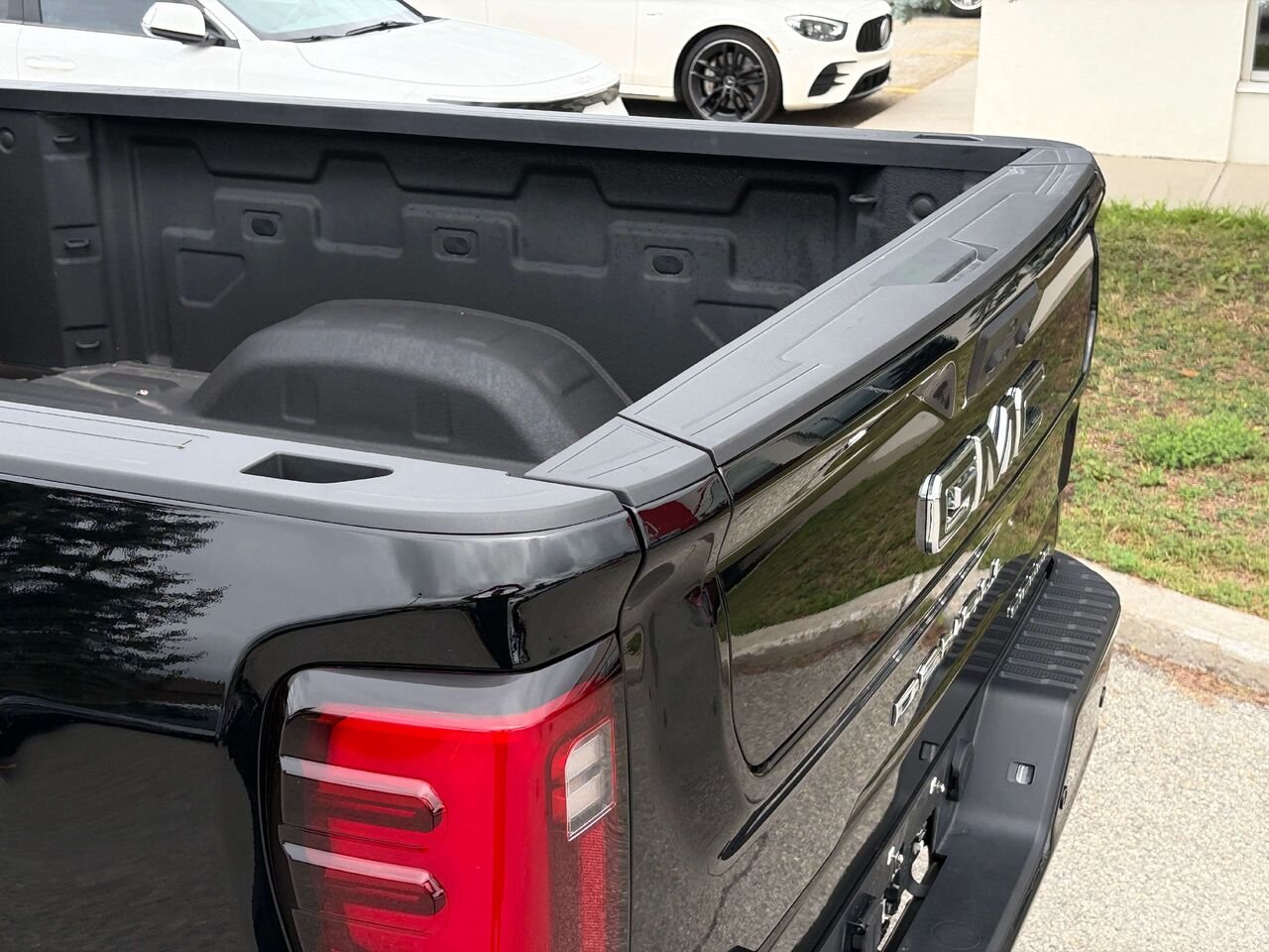 2025 GMC Sierra 2500HD Denali Ultimate Black Gatineau - photo #18