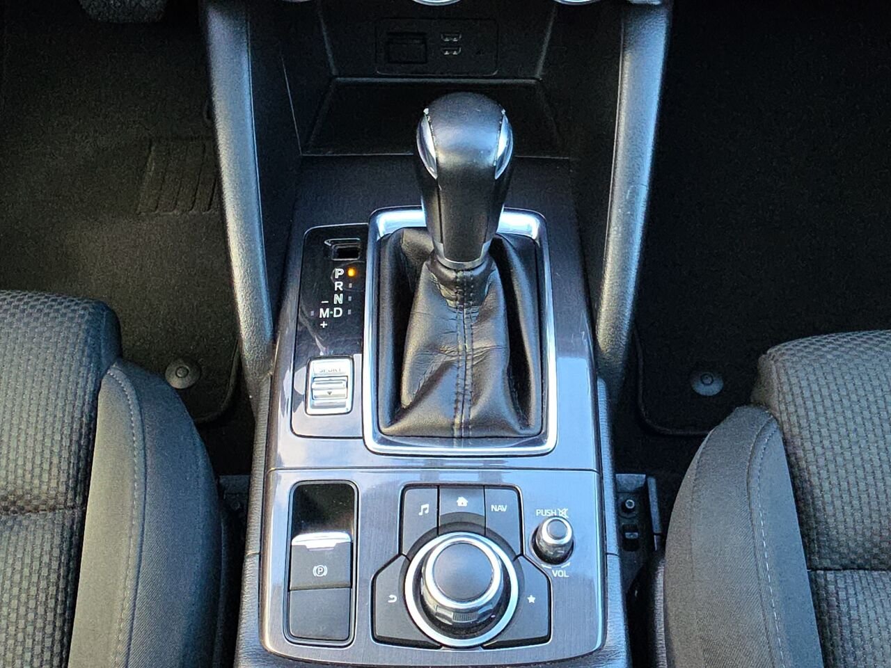 2016 Mazda CX-5 TOURING, Toit ouvrant électrique, sièges avant chauffants, MOTEUR REMPLACÉ Red Val-David - photo #17