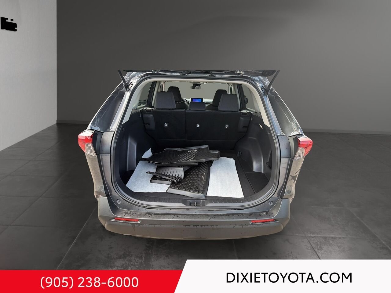2023 Toyota RAV4 LE AWD / CLEAN CARFAX / HEATED SEATS / TOYOTA SAFETY SENSE / CARPLAY AND ANDROID AUTO Magnetic Grey Metallic Mississauga - photo #18