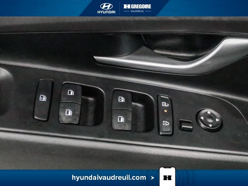 2025 Hyundai Elantra Black Blainville - photo #16