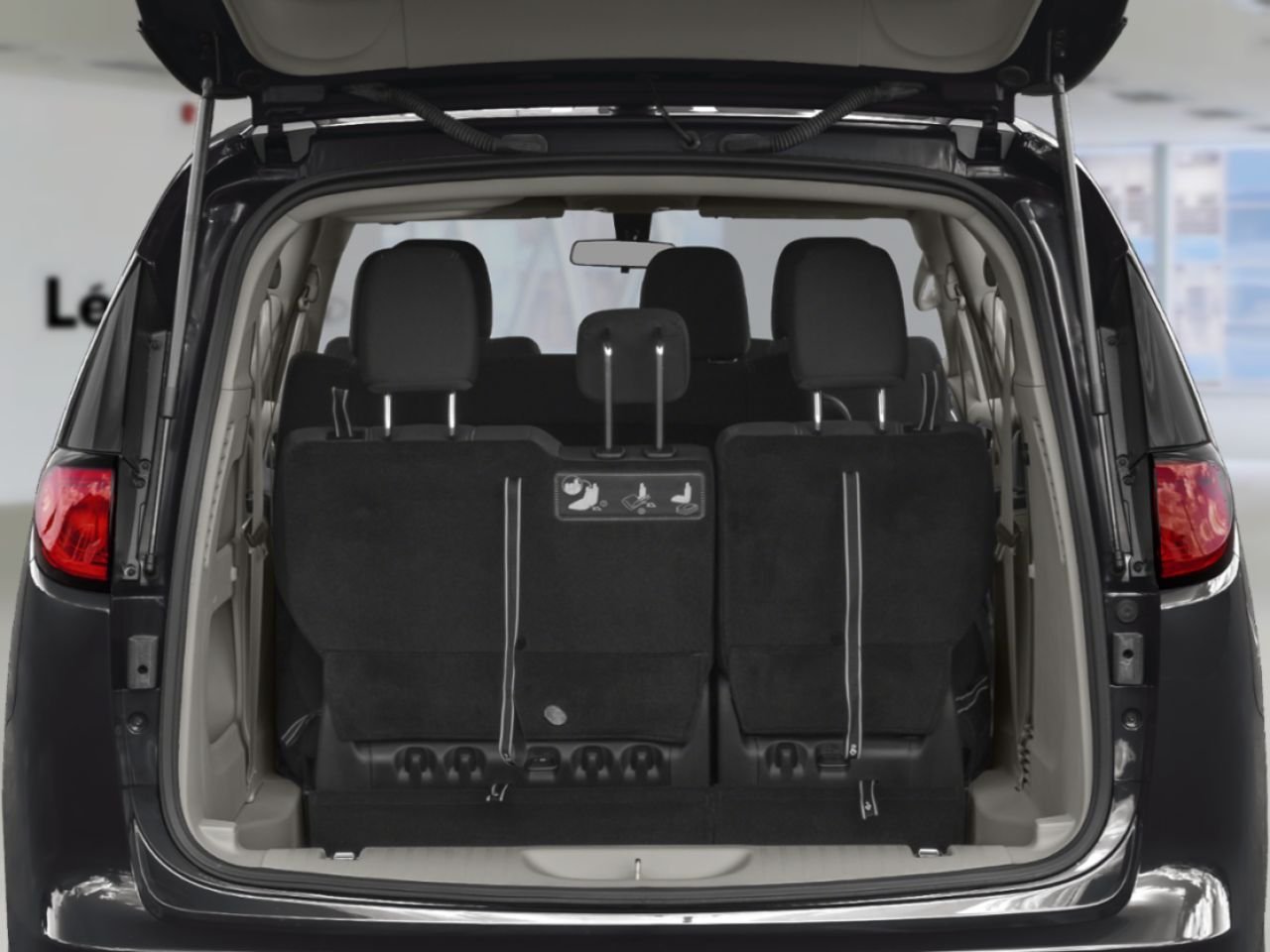 2027 Chrysler Grand Caravan 270180 | SXT 2RM Diamond Black Crystal Pearl Gatineau - photo #5