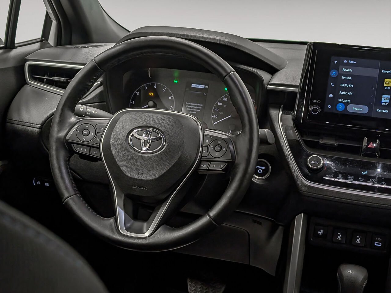 Toyota Corolla Cross AWD AWD Hybrid SE Sièges Chauffants 2023 Blanc Sherbrooke - photo #11