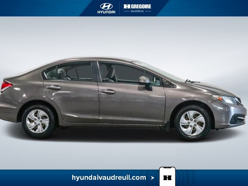 Honda Civic YA888 | LX 4 portes, boîte automatique 2013 Gris Laval - photo #12