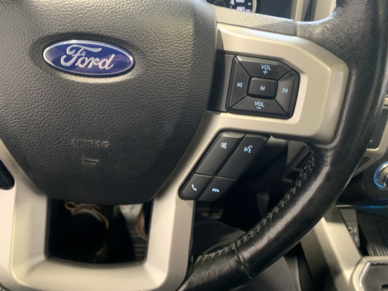 Ford F-150 SUPERCREW LARIAT LARIAT cabine SuperCrew 4RM caisse de 5,5 pi 2019 Noir Châteauguay - photo #38