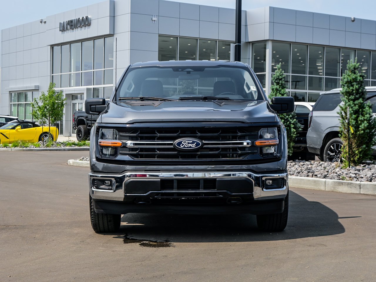 2025 Ford F-150 XLT 4WD SuperCrew 5.5' Box Grey Sherwood Park - photo #2