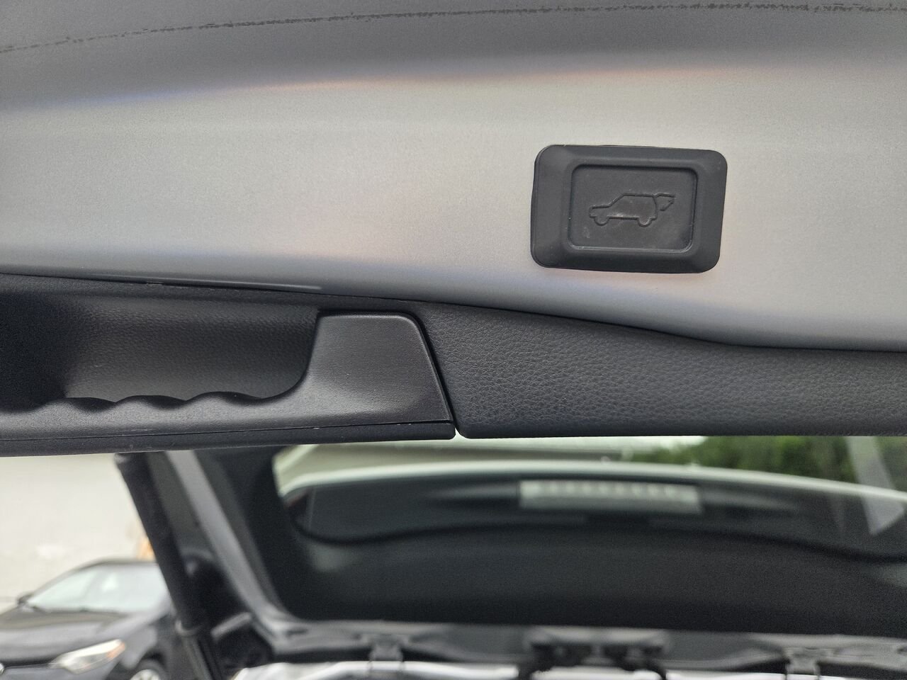 Toyota RAV4 hybride XLE TI 2023 Ciel argent métallisé Lac-Etchemin - photo #11