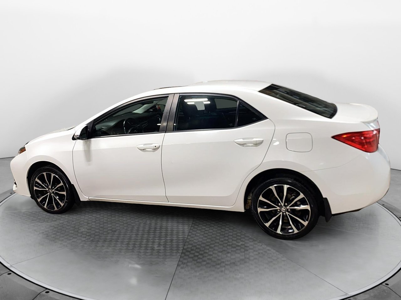 Toyota Corolla 2018 blanc Baie-Comeau - photo #3