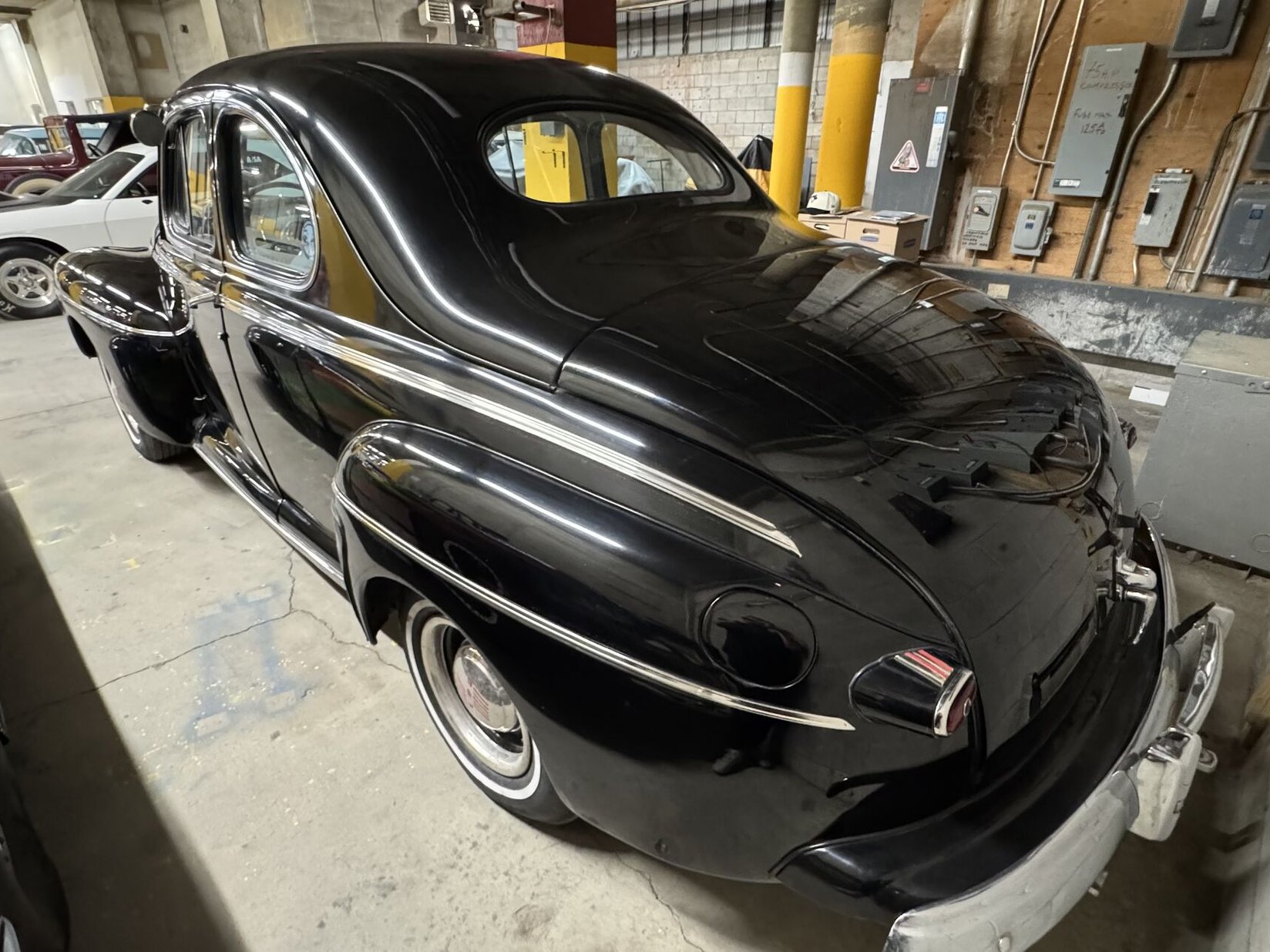Ford Coupe 1946 Noir Montréal - photo #5
