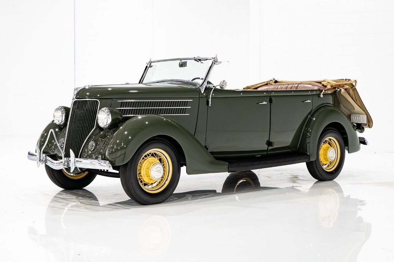 Ford Model 48 Phaeton PRIX EN USD | Beautifully presented in original condition 1936 Vert Montréal - photo #32
