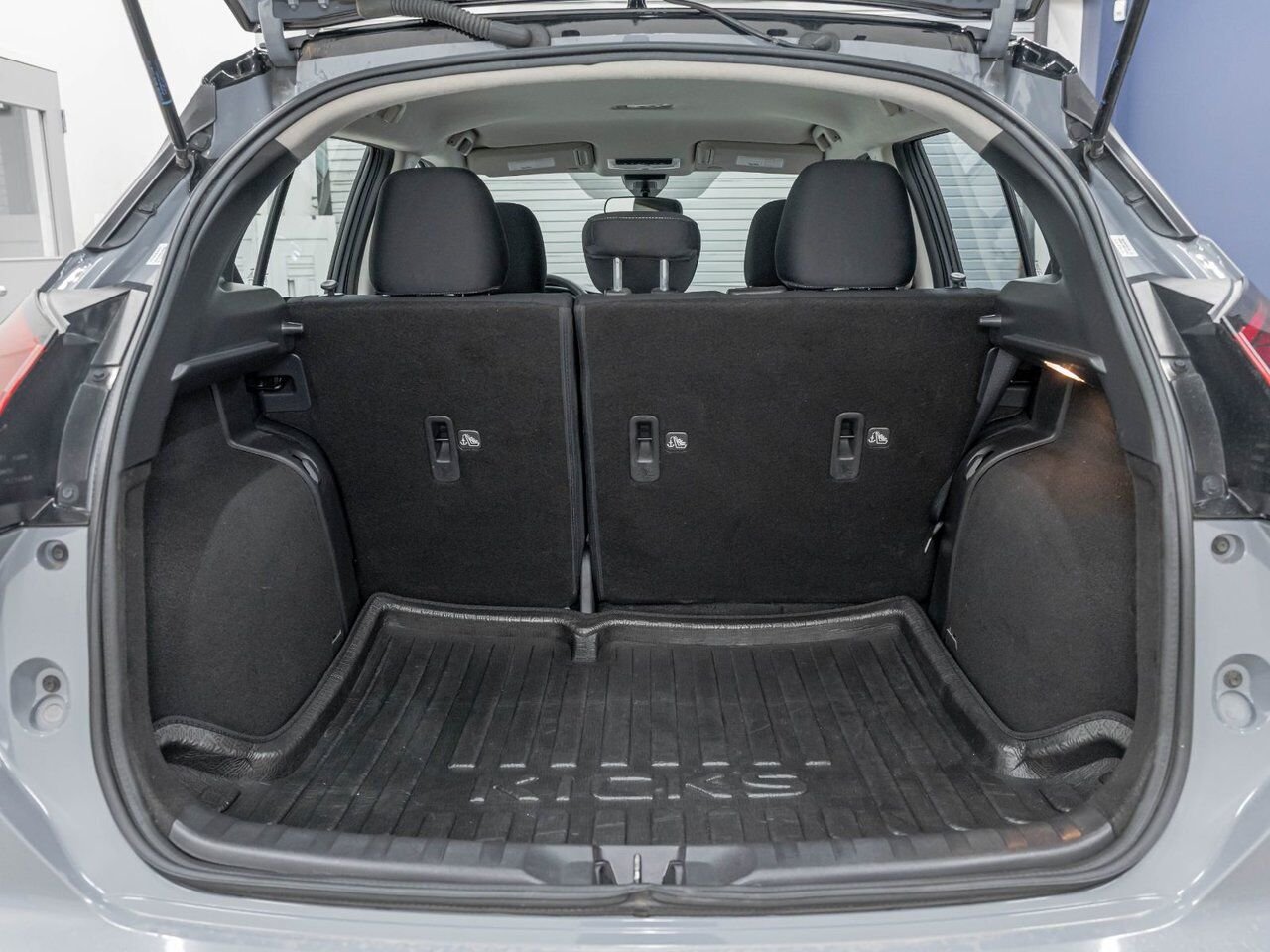 Nissan Kicks SV *SIÈGES CHAUFF* CARPLAY REG ADAPT ALERTES 2023 Gris Saint-Jérôme - photo #26
