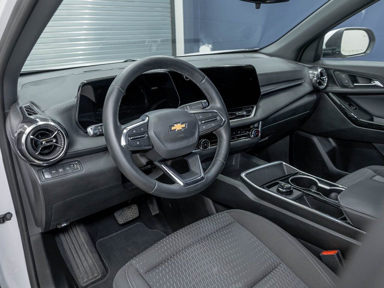 Chevrolet Equinox LT AWD *SIÈGES CHAUFF* CARPLAY GR COMMODITÉ 2026 Blanc Saint-Jérôme - photo #1