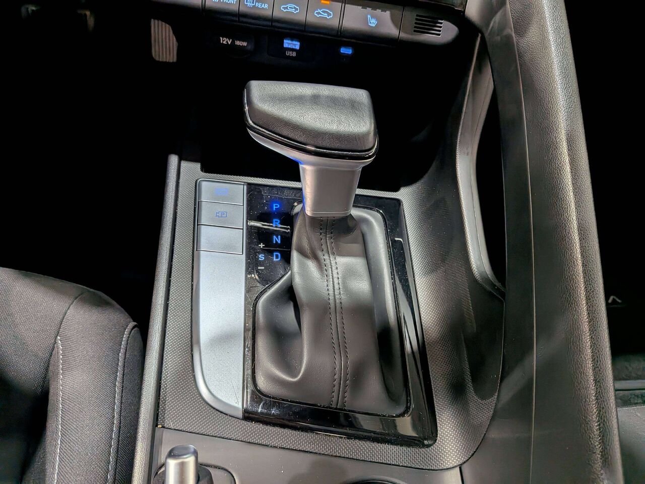 2025 Hyundai Elantra Preferred IVT w/Tech Pkg Black Val-David - photo #28