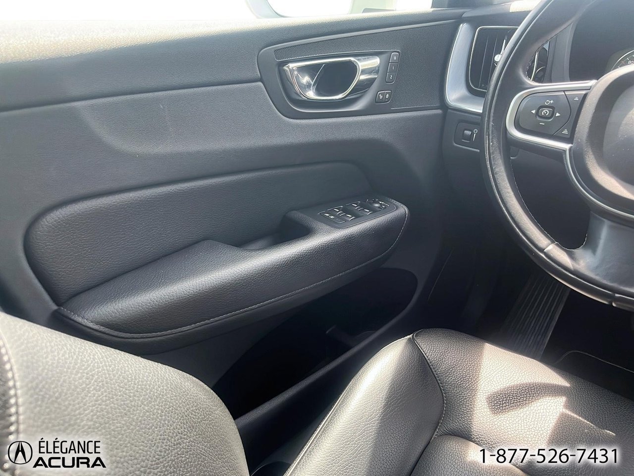 Volvo XC60 Momentum | A8910 2018 Blanc Granby - photo #13