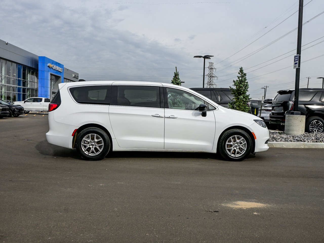 2024 Chrysler Grand Caravan SXT 2WD White Sherwood Park - photo #14