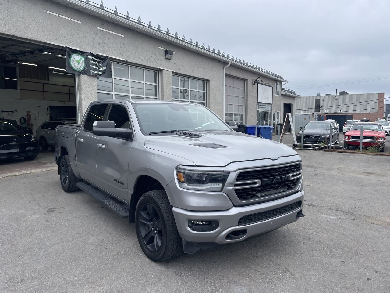 2022 Ram 1500 Grey  - photo #5
