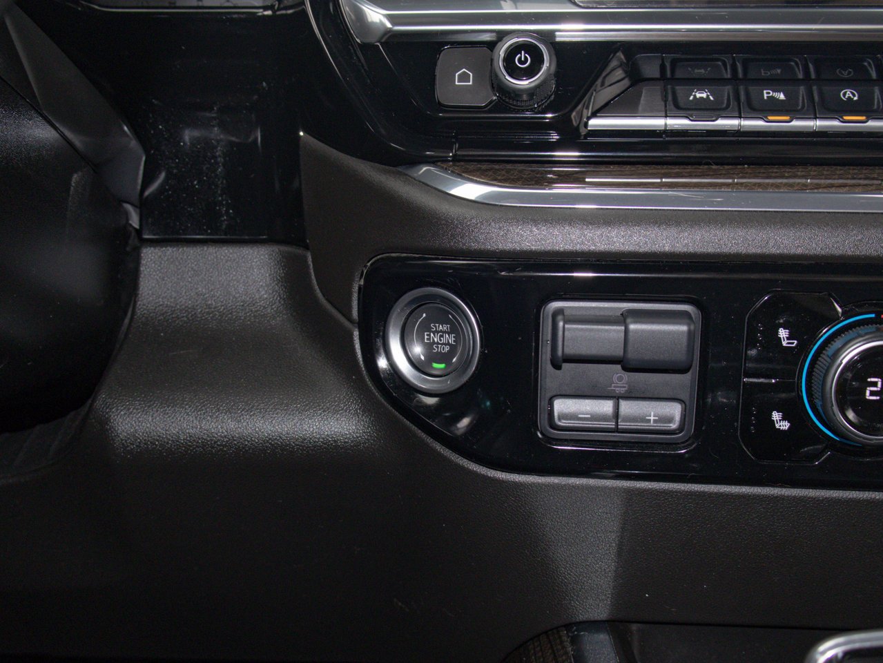 2024 Chevrolet Silverado 1500 4WD Crew Cab 147 RST Black Sherwood Park - photo #26