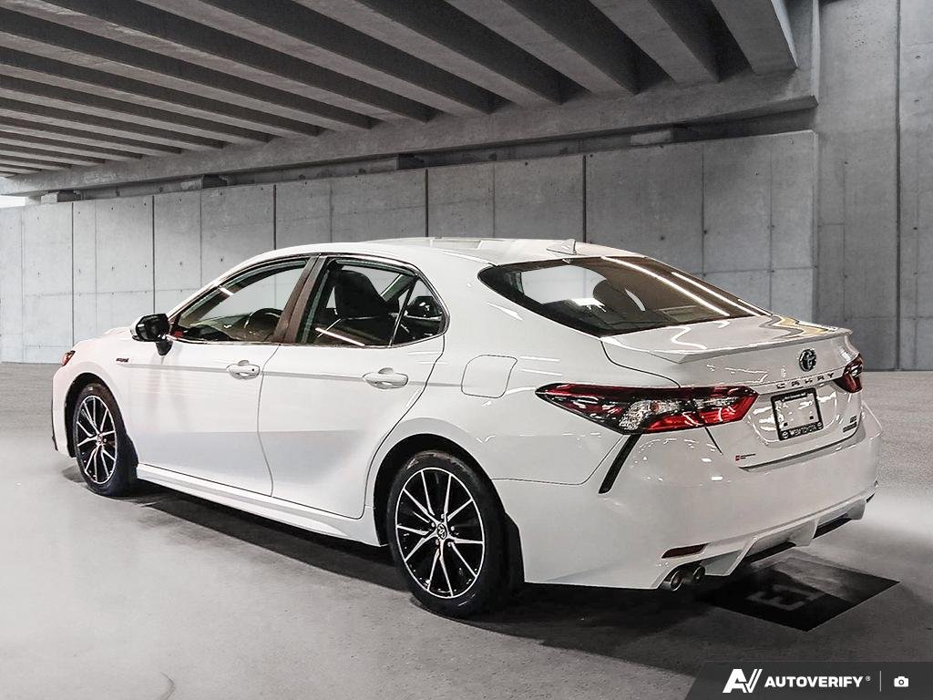 2021 Toyota Camry 2602151A | Hybrid SE White Edmonton - photo #3