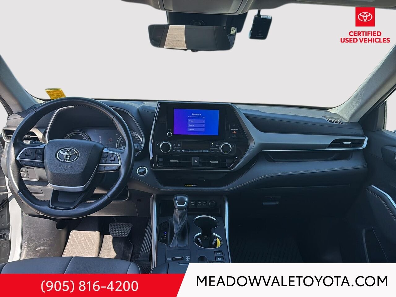 2023 Toyota HIGHLANDER New tires, Satin Bronze 18" Wheels, Running Boards, 2nd Row Captain Chairs Cement Mississauga - photo #18