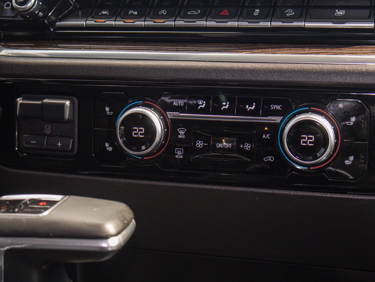 2024 GMC Sierra 1500 4WD Crew Cab 147 Elevation Black Sherwood Park - photo #31