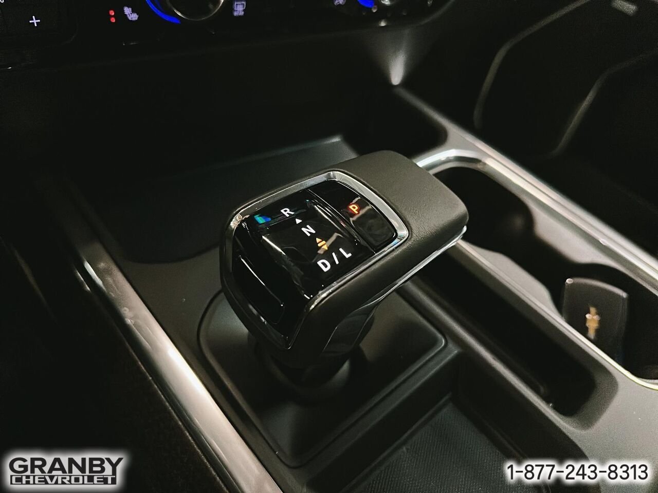 CHEVROLET Silverado 1500 K1500 SILVERADO CREW CAB RST STD/BOX (1SP) | E26-0992 2026 GRIS STERLING METALLISE Granby - photo #17