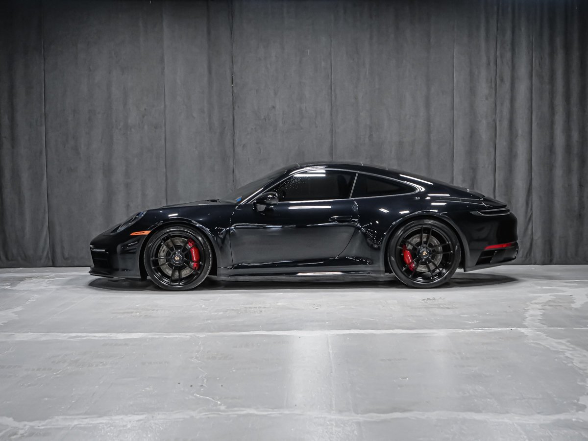2024 Porsche 911 CARRERA 4 GTS Black Montreal - photo #2