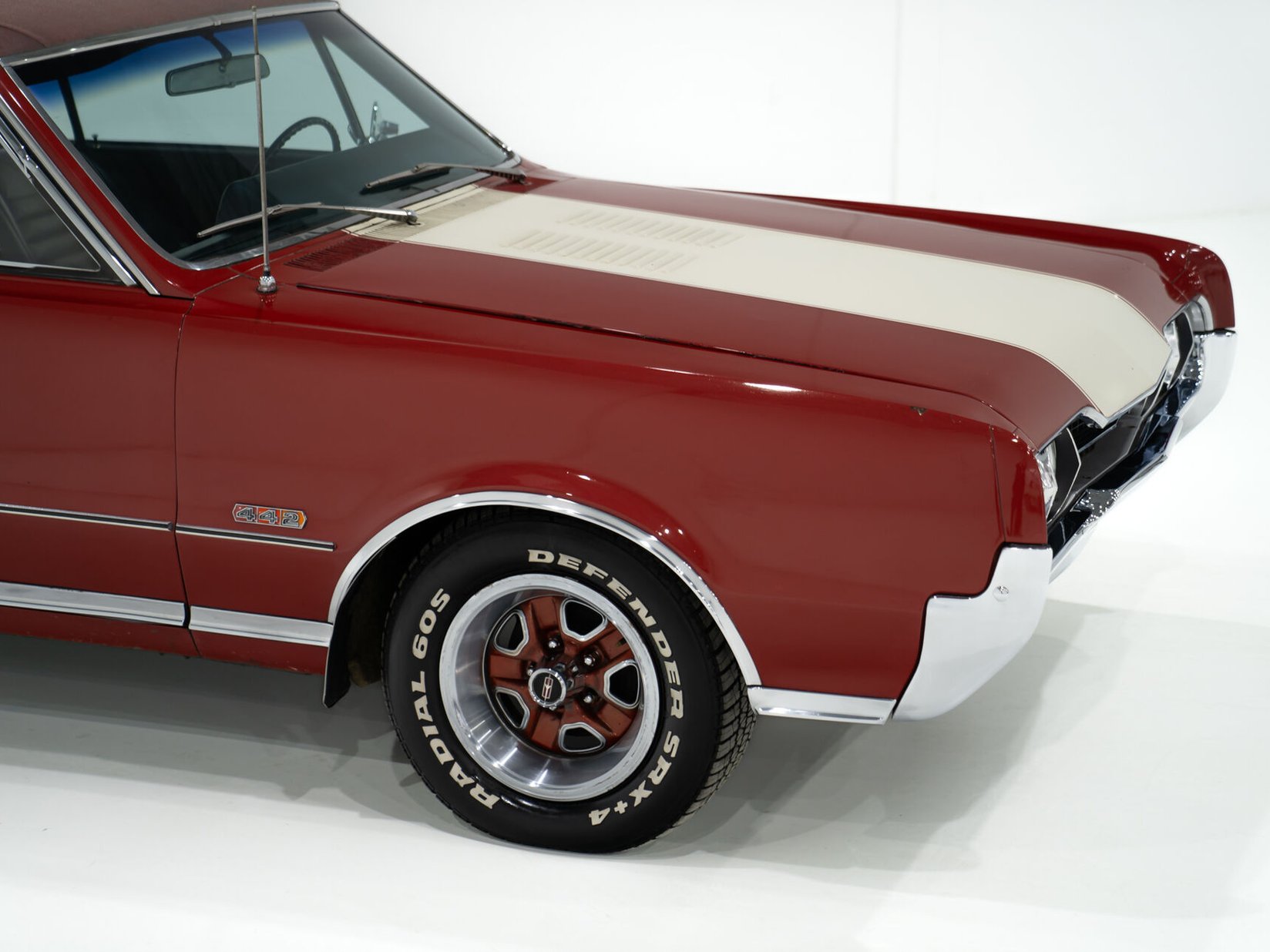 Oldsmobile Cutlass 442 *PRIX EN USD* Numéros entièrement Matching Non restaurée Repeinte une seule fois 1967 Rouge Montréal - photo #28